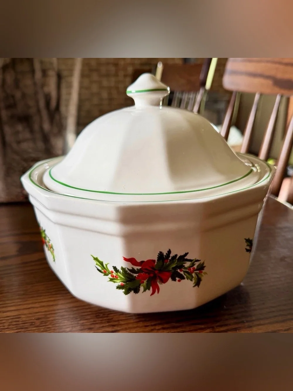 Pfaltzgraff White Covered Holiday Casserole with Green Trim and Red‎ Holly Motif